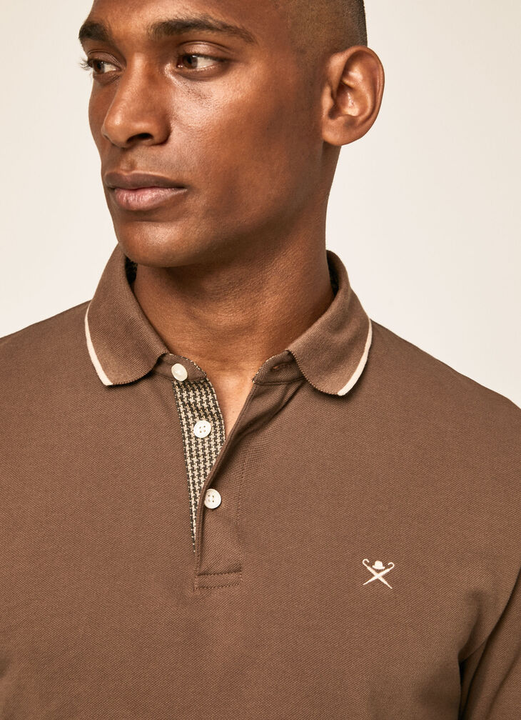 Long sleeve polo shirt with contrast neckline