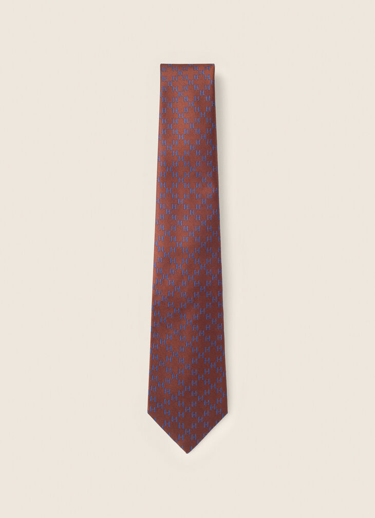 Patterned tie