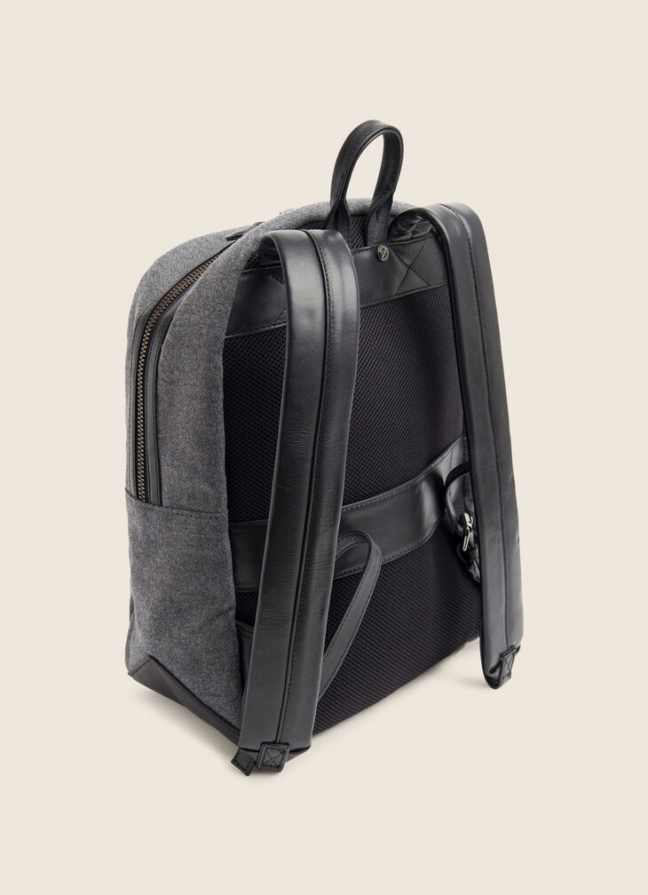 Laptop backpack