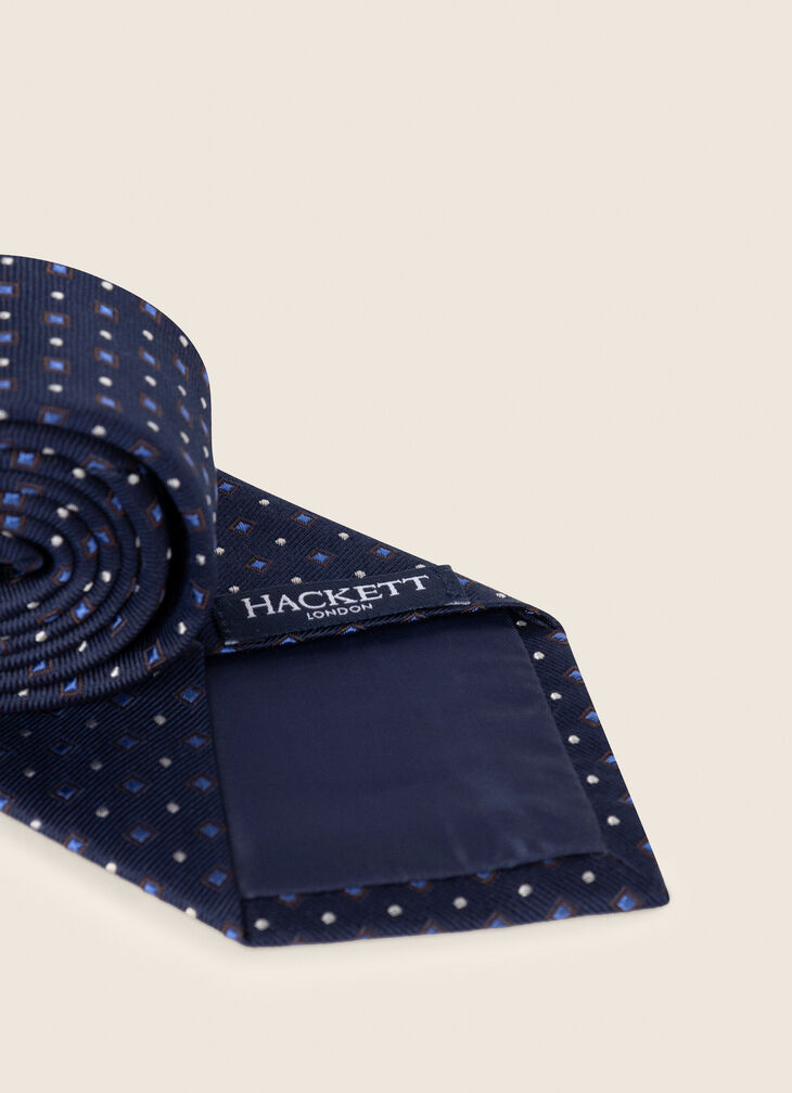 Patterned tie