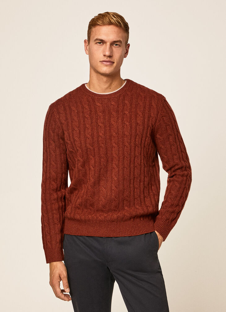 Cable knit jumper