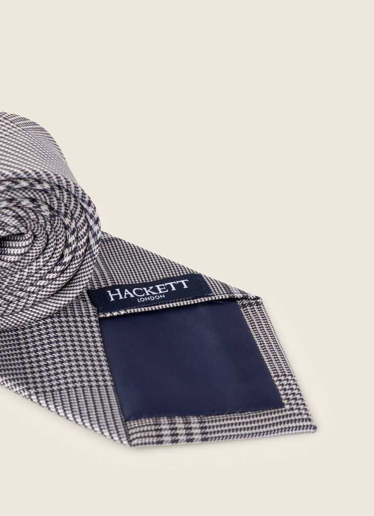 Patterned tie