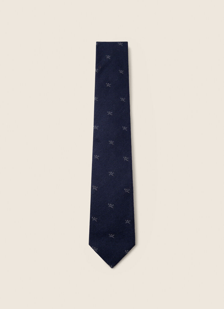 Patterned tie