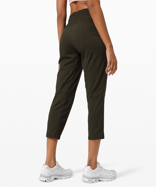 Dance Studio Mid-Rise Crop 25