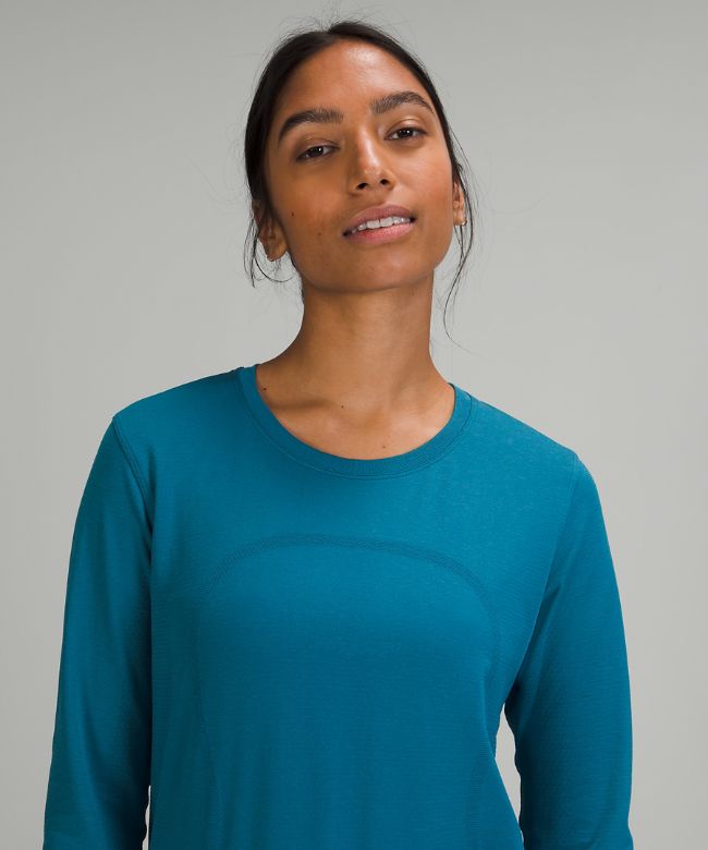 Swiftly Breathe Relaxed-Fit Long Sleeve Shirt