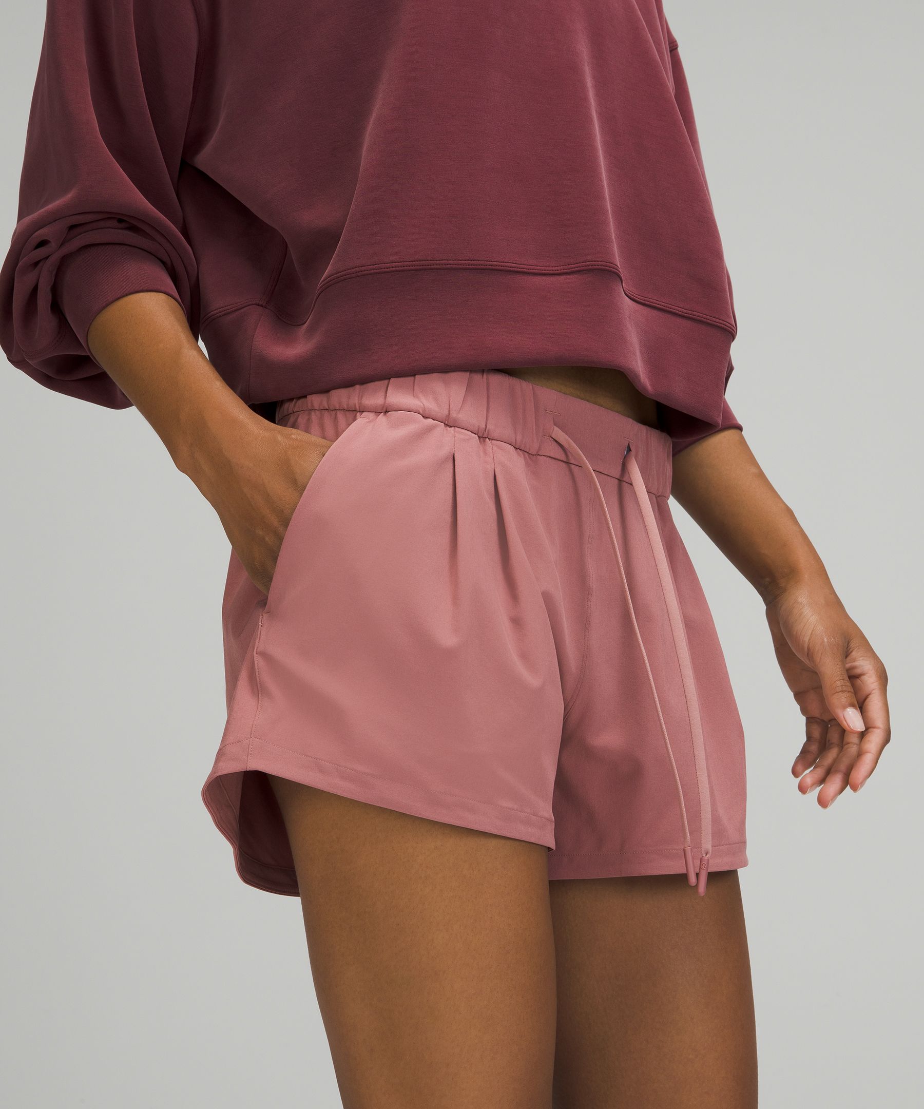 Stroll at Sundown Mid-Rise Short 3