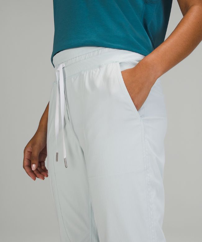 Dance Studio Lined Mid-Rise Crop 25