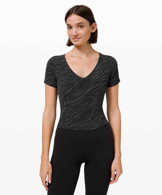 Nulu Cropped Slim Yoga Short Sleeve Shirt