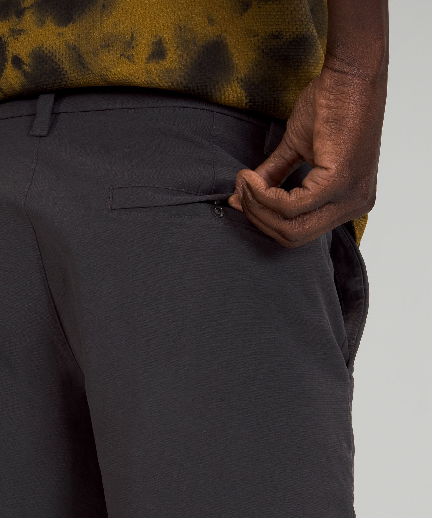 Commission Classic-Fit Short 9 VersaTwill