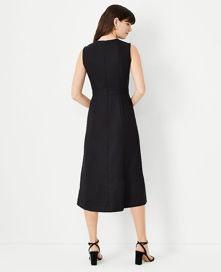 The Crew Neck Flare Dress in Linen Blend