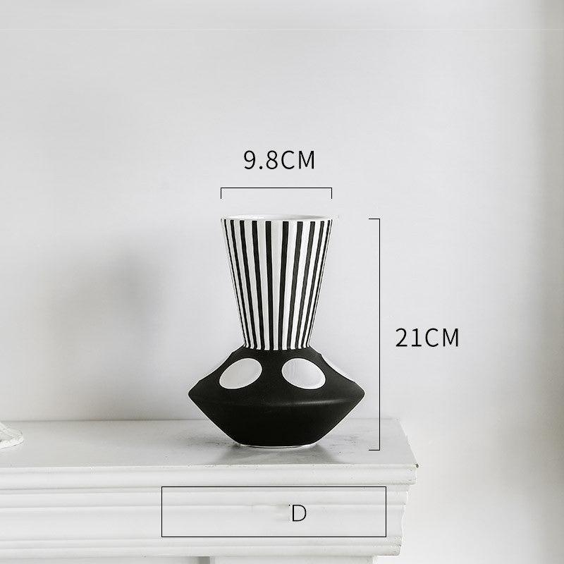 Creative black and white geometric ceramic vase