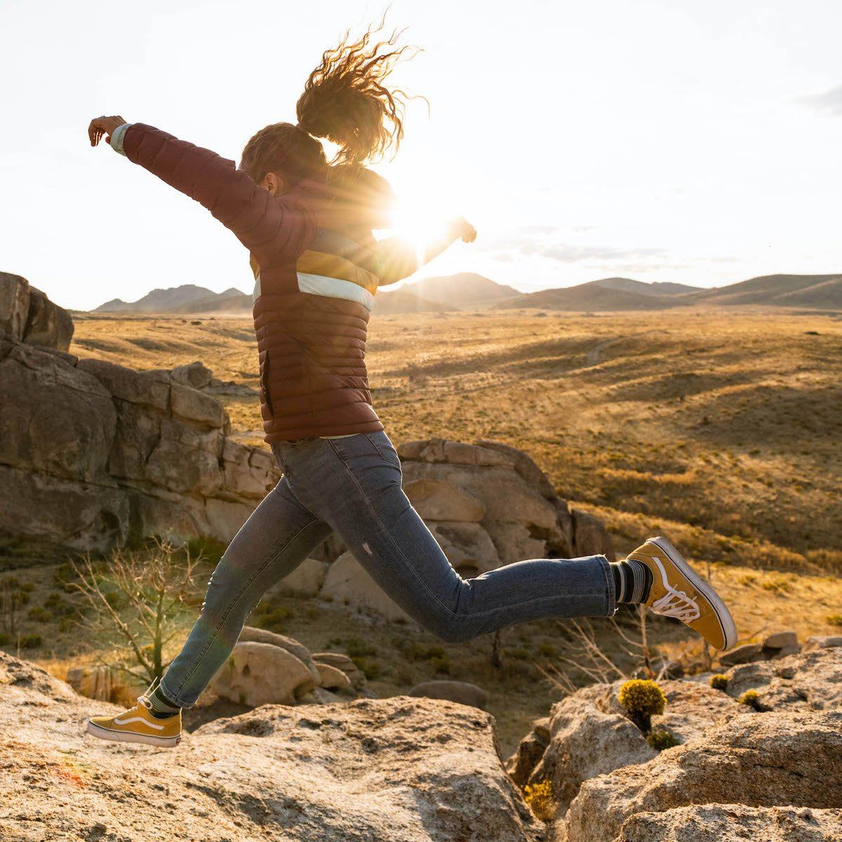 Fuego Hooded Down Jacket - Women's