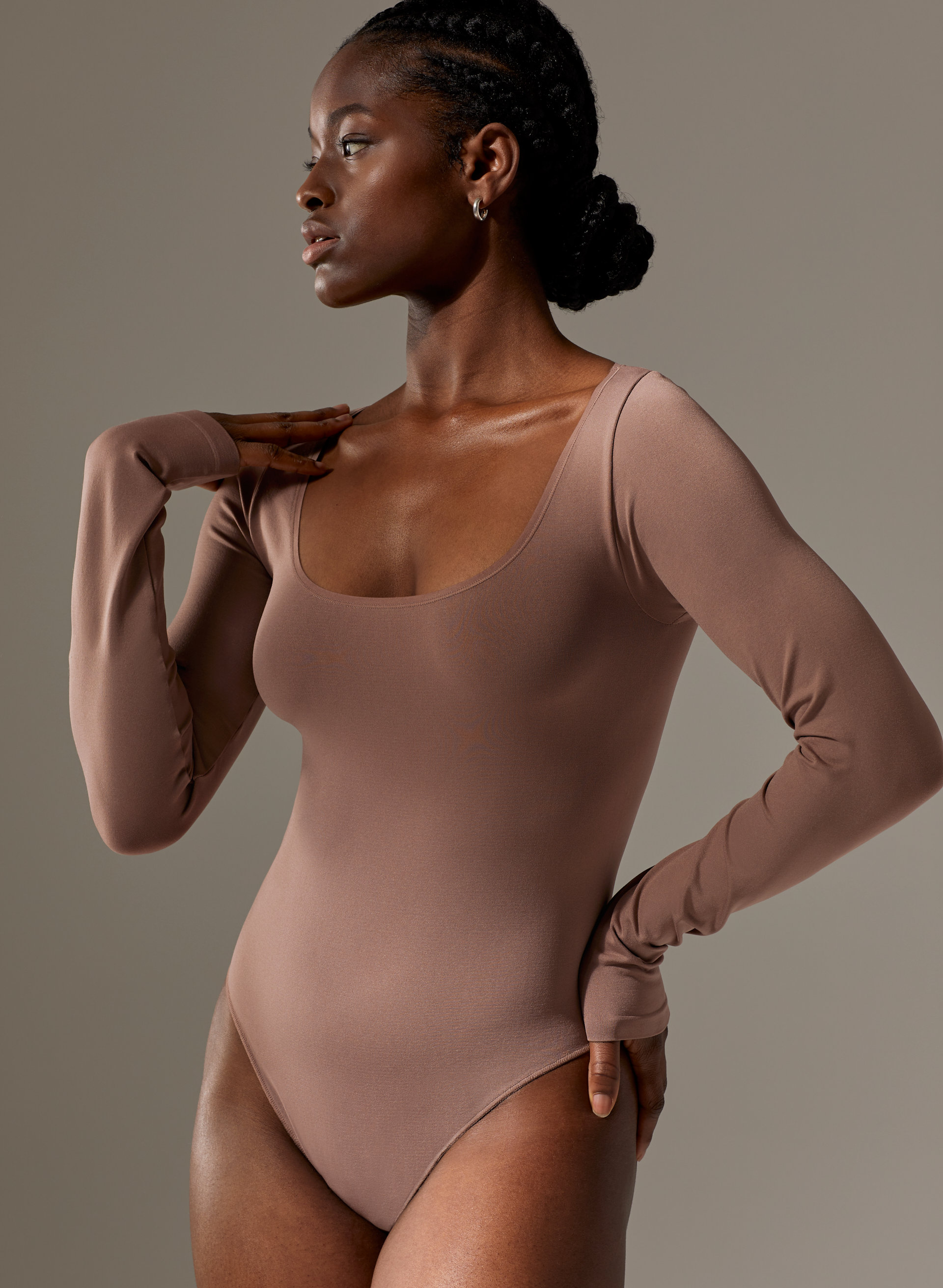 Seamless Contour Scoop Longsleeve Bodysuit