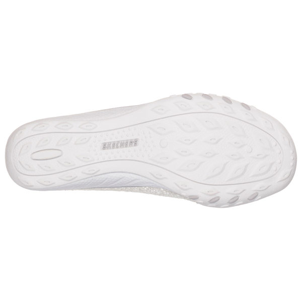 Skechers Women Relaxed Fit: Breathe Easy - Pretty Factor White