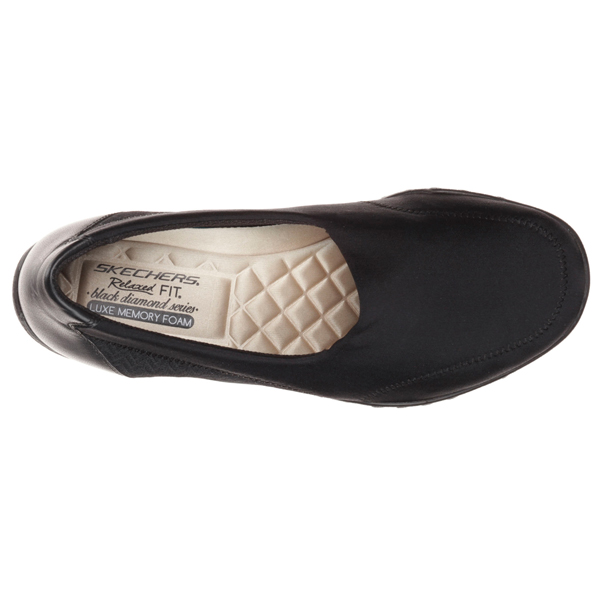 Skechers Women Relaxed Fit: Breathe Easy - Comfy Luxe Black