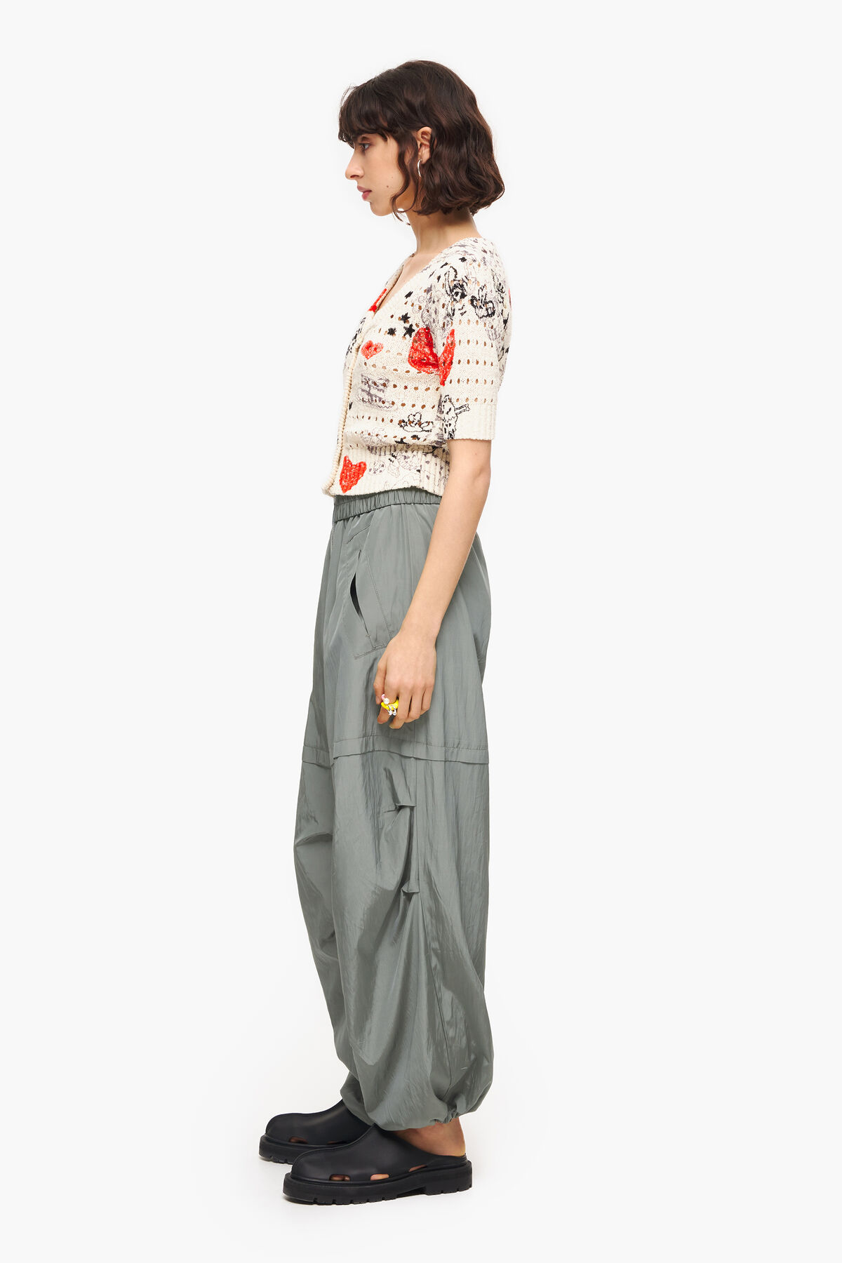 Pantalón parachute gris