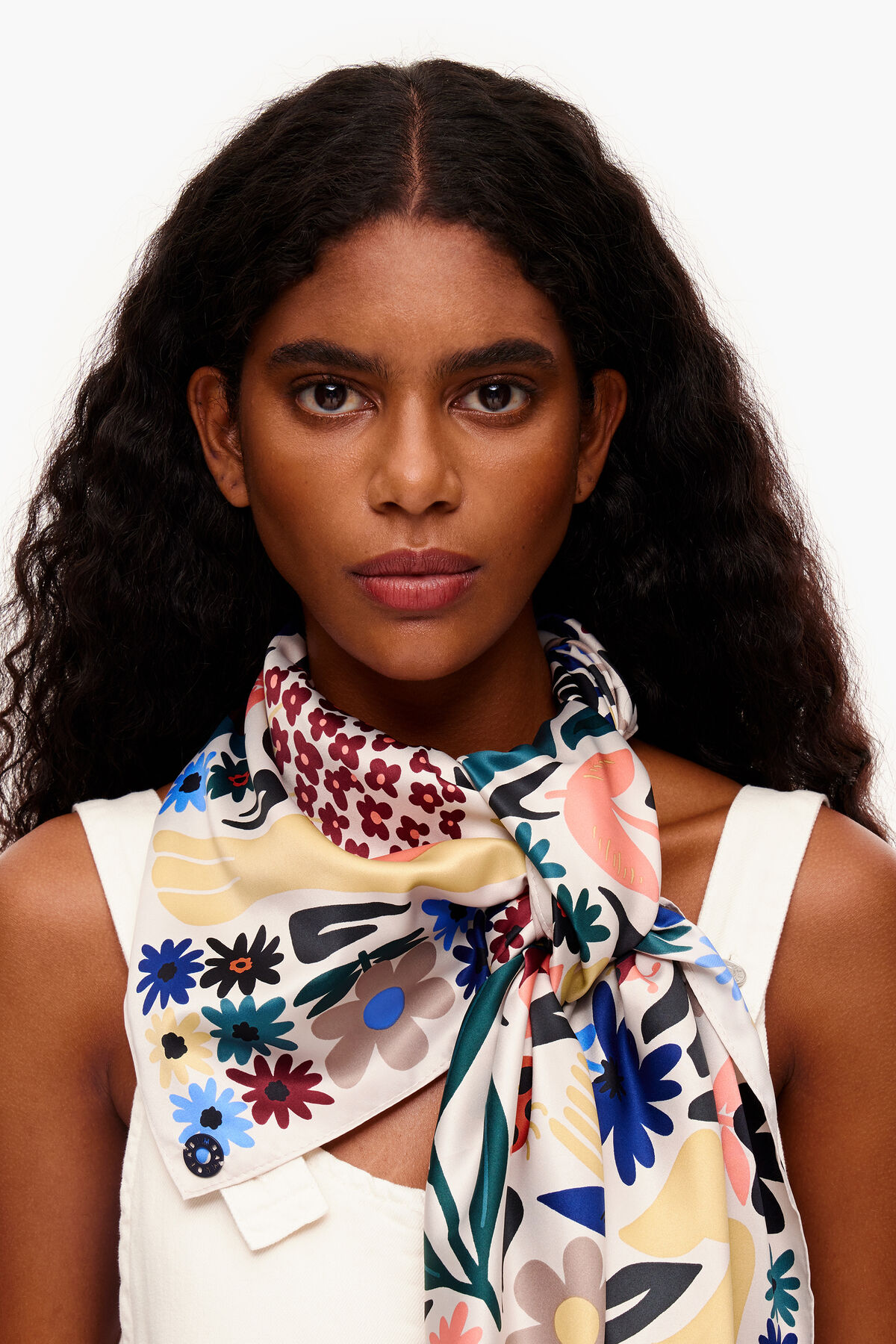 Pañuelo flores animales gris claro