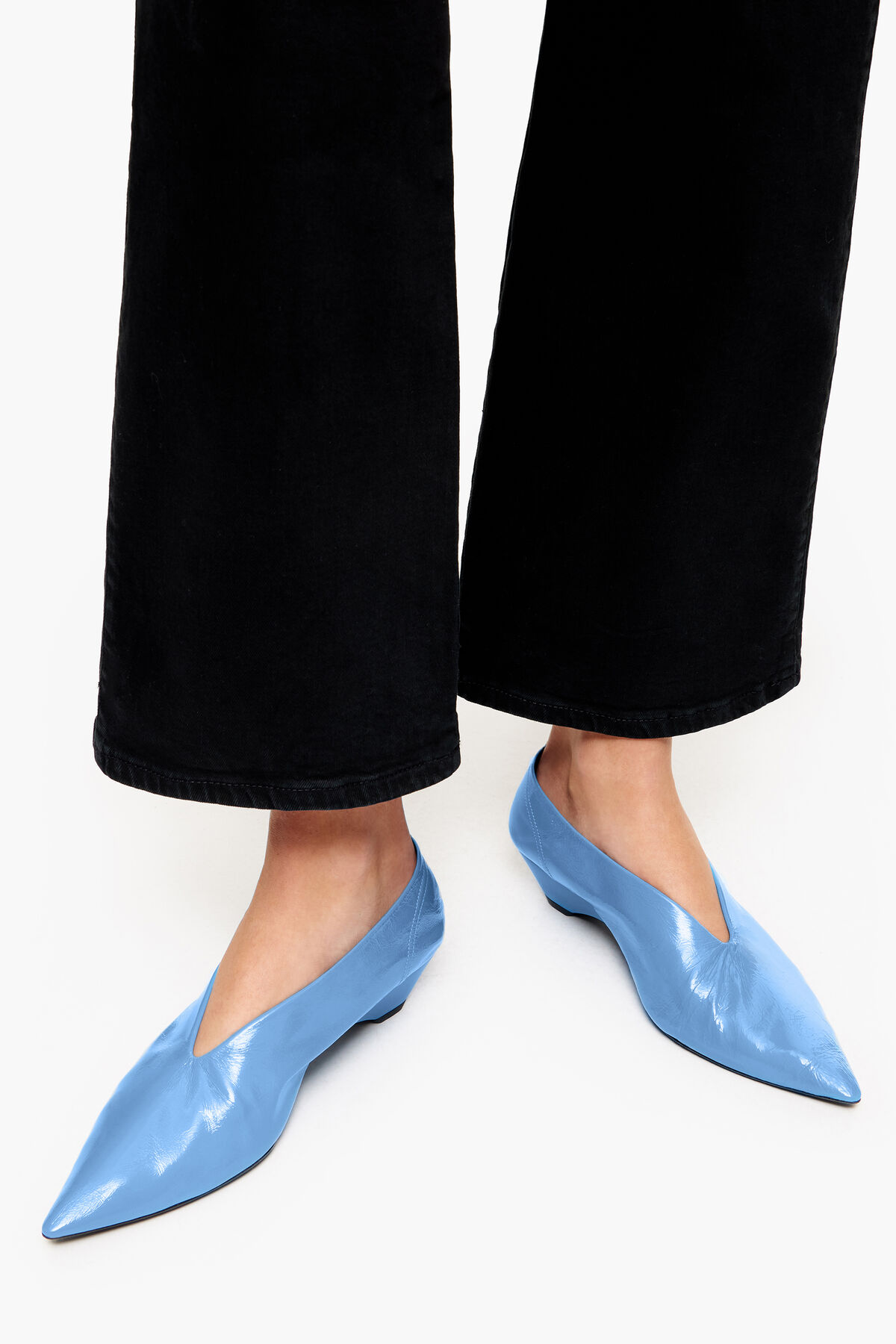 Zapato salón piel azul