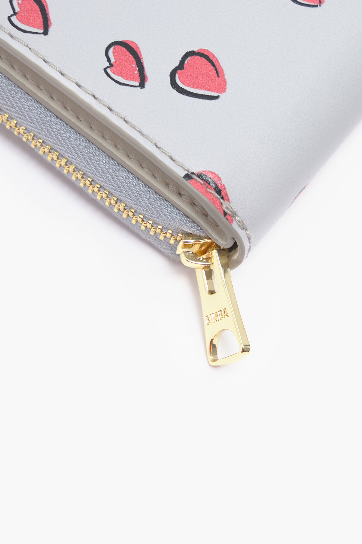 Cartera solapa piel print Small Hearts gris