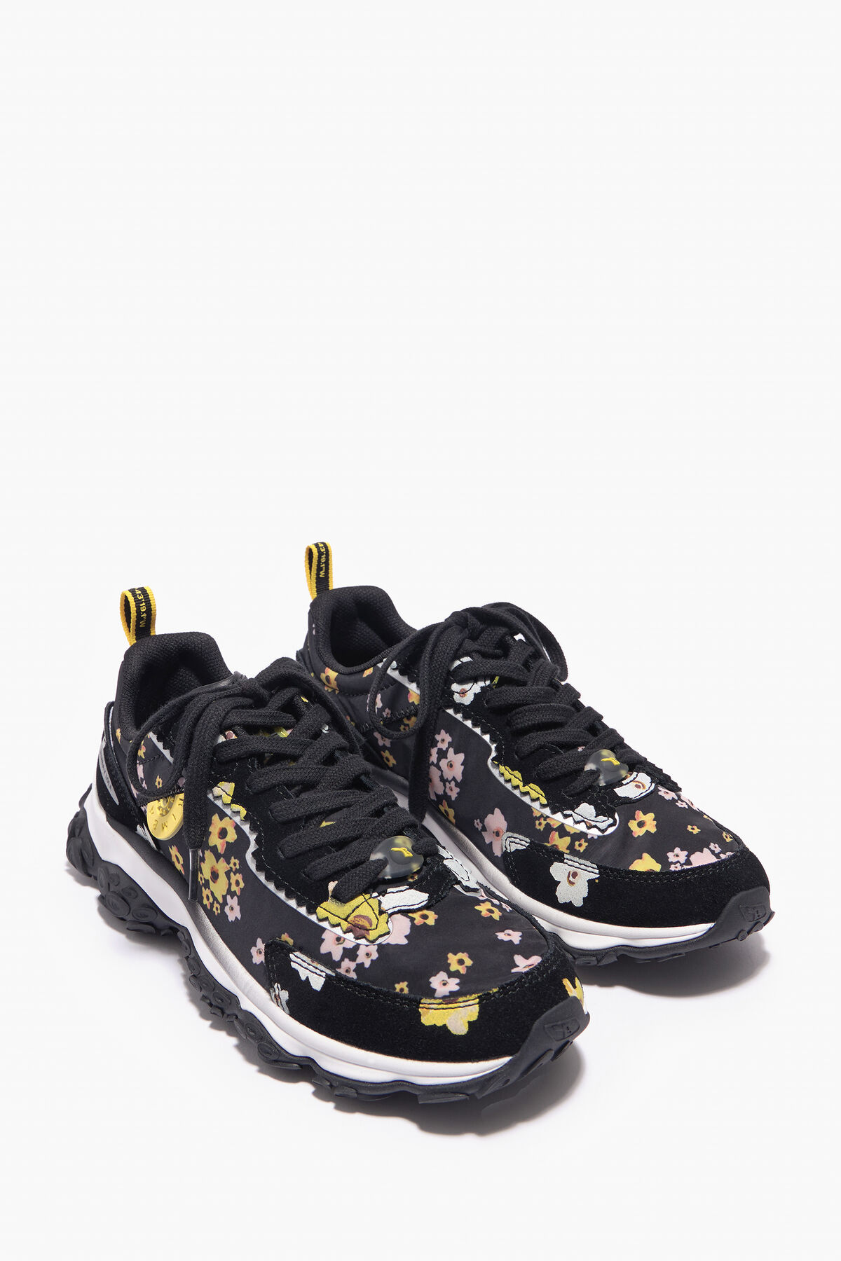 Deportiva runner Pulpo Acrylic Flowers negra