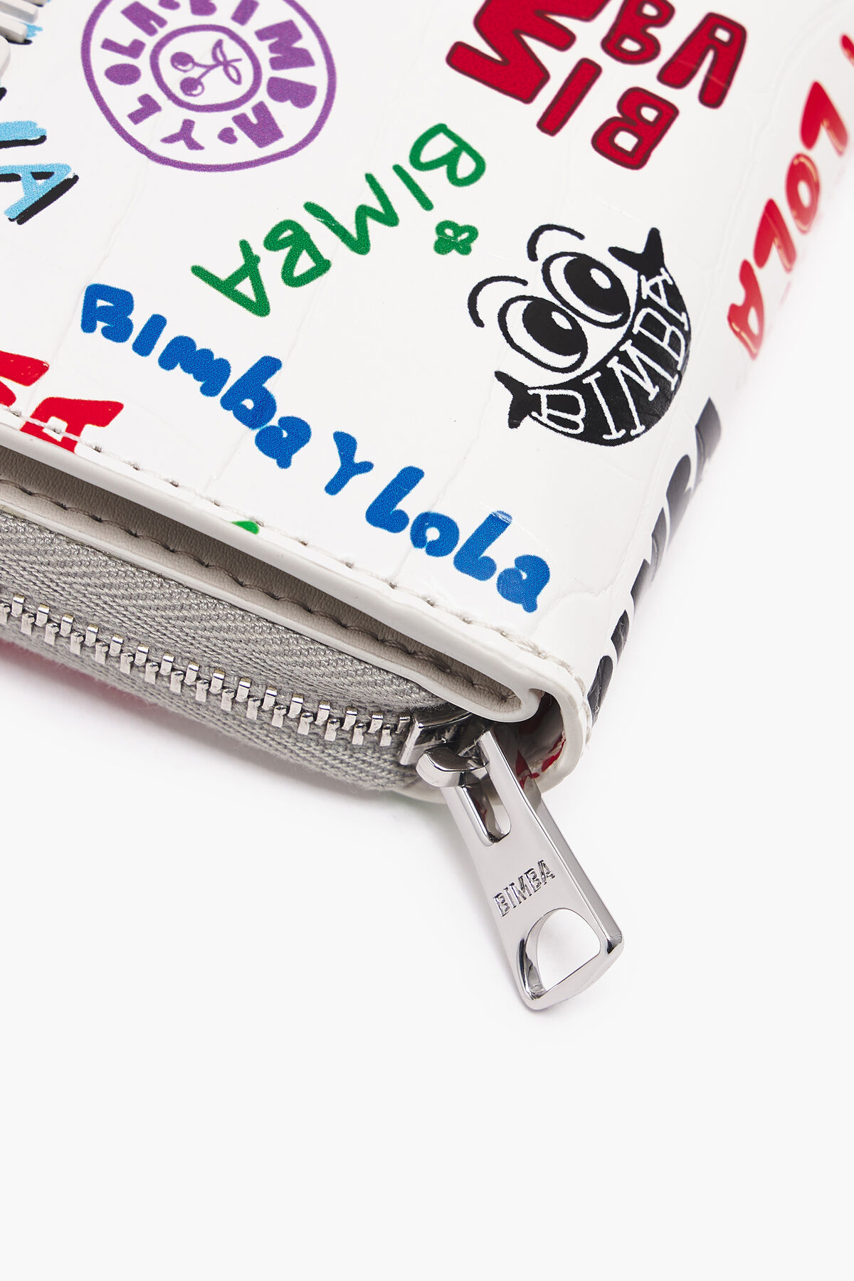 Cartera solapa cocodrilo print blanca