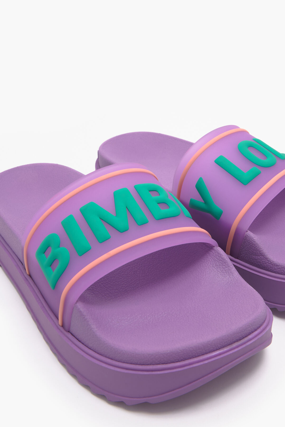 Chancla plataforma logo lila