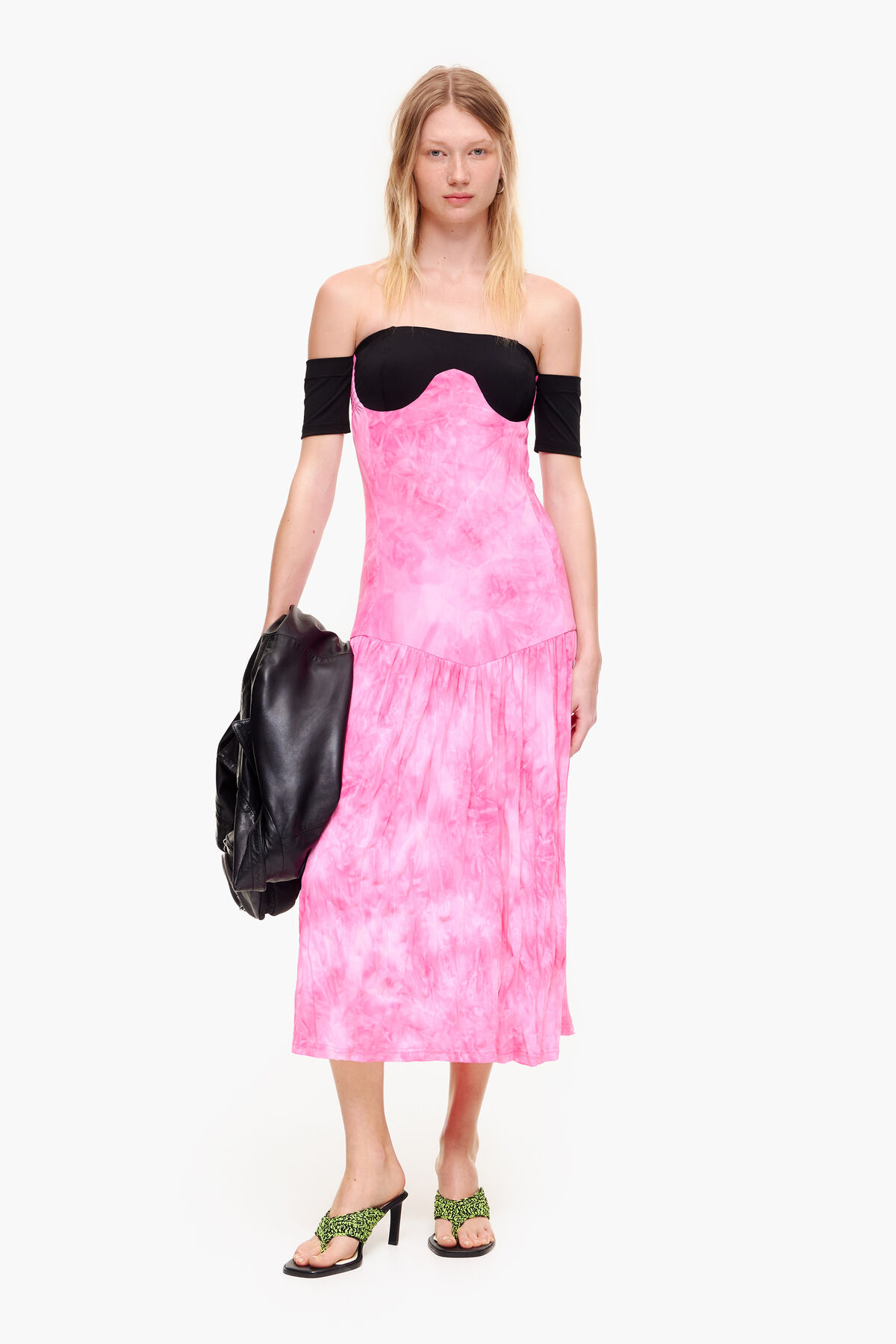 Vestido fluido midi rosa