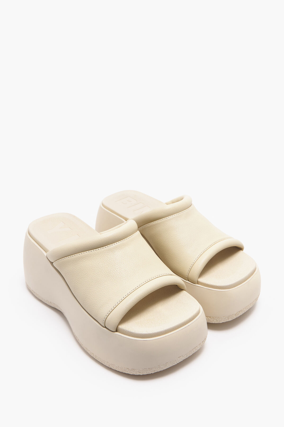 Sandalia plataforma piel marfil