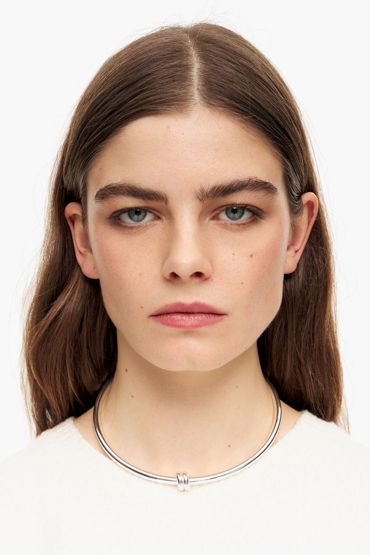 Collar choker plateado