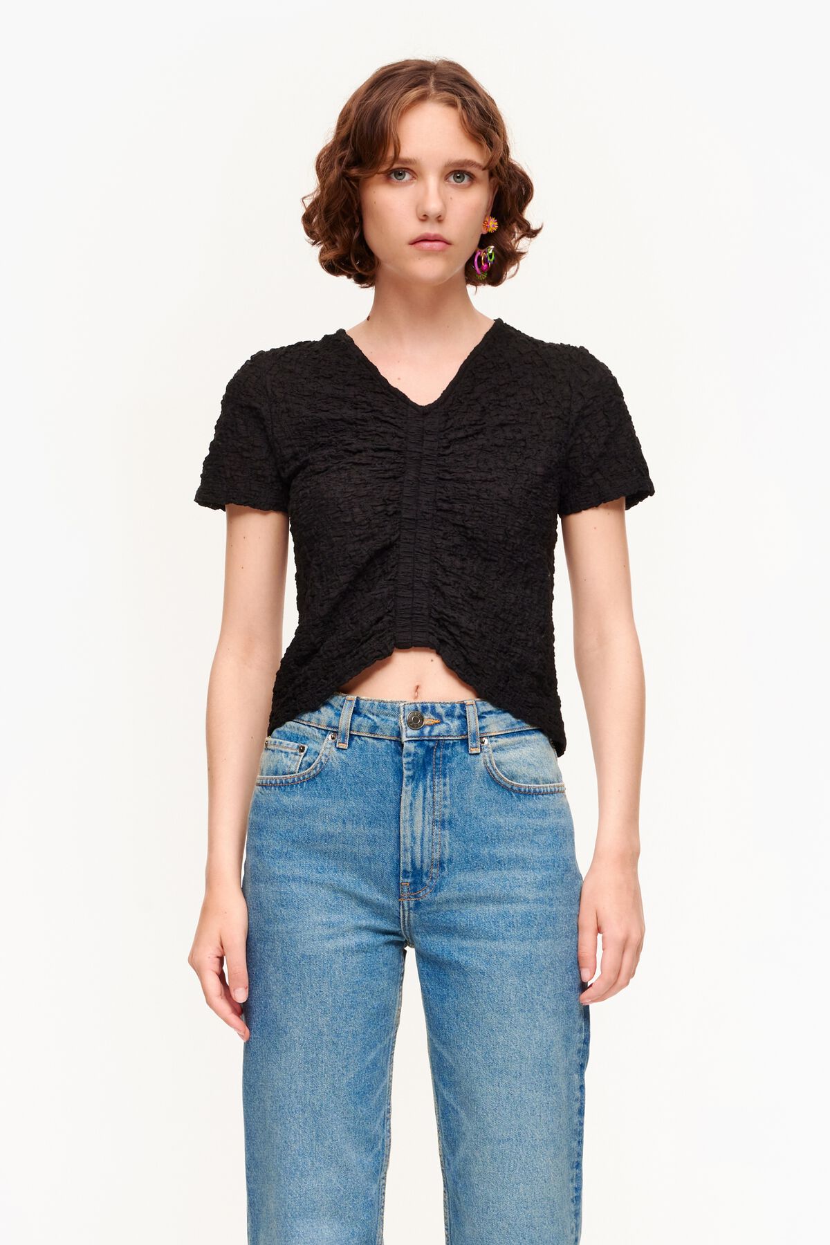 Camiseta textura fruncido negra