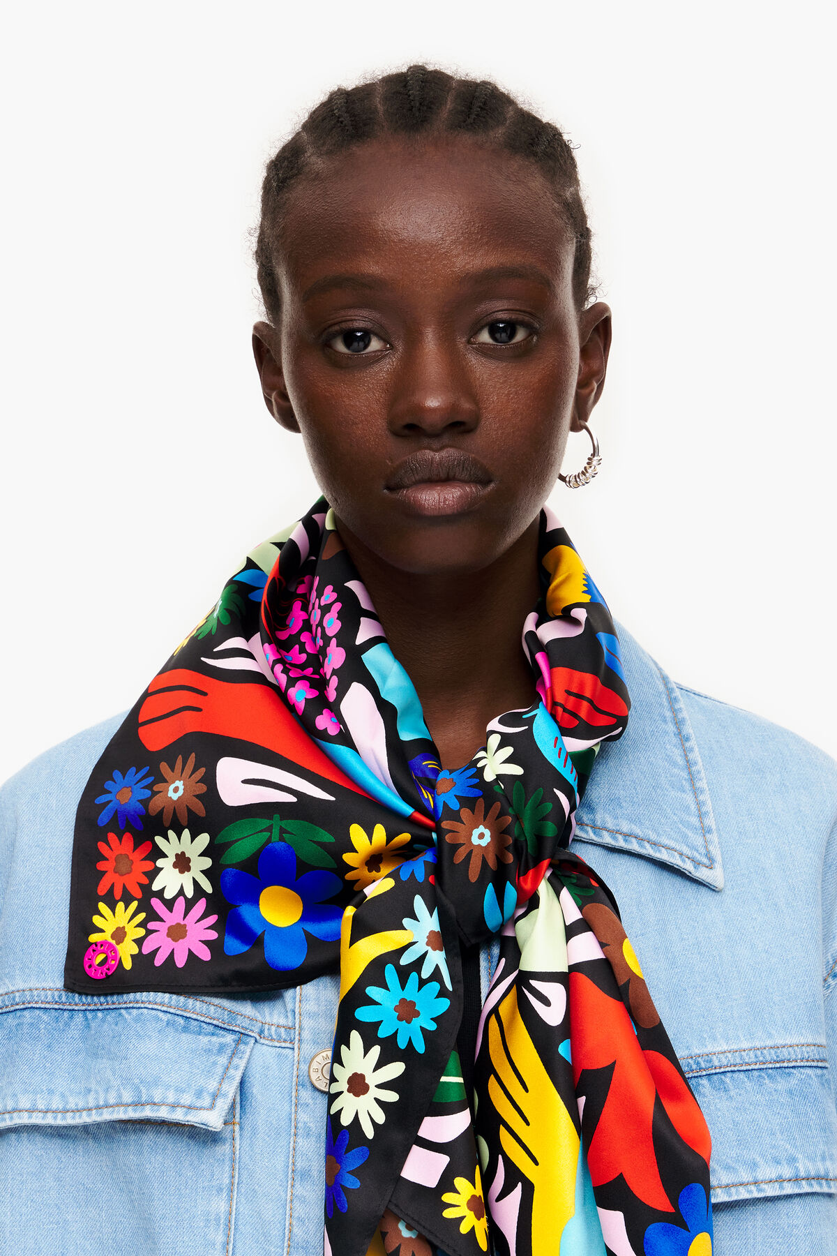 Pañuelo flores animales negro