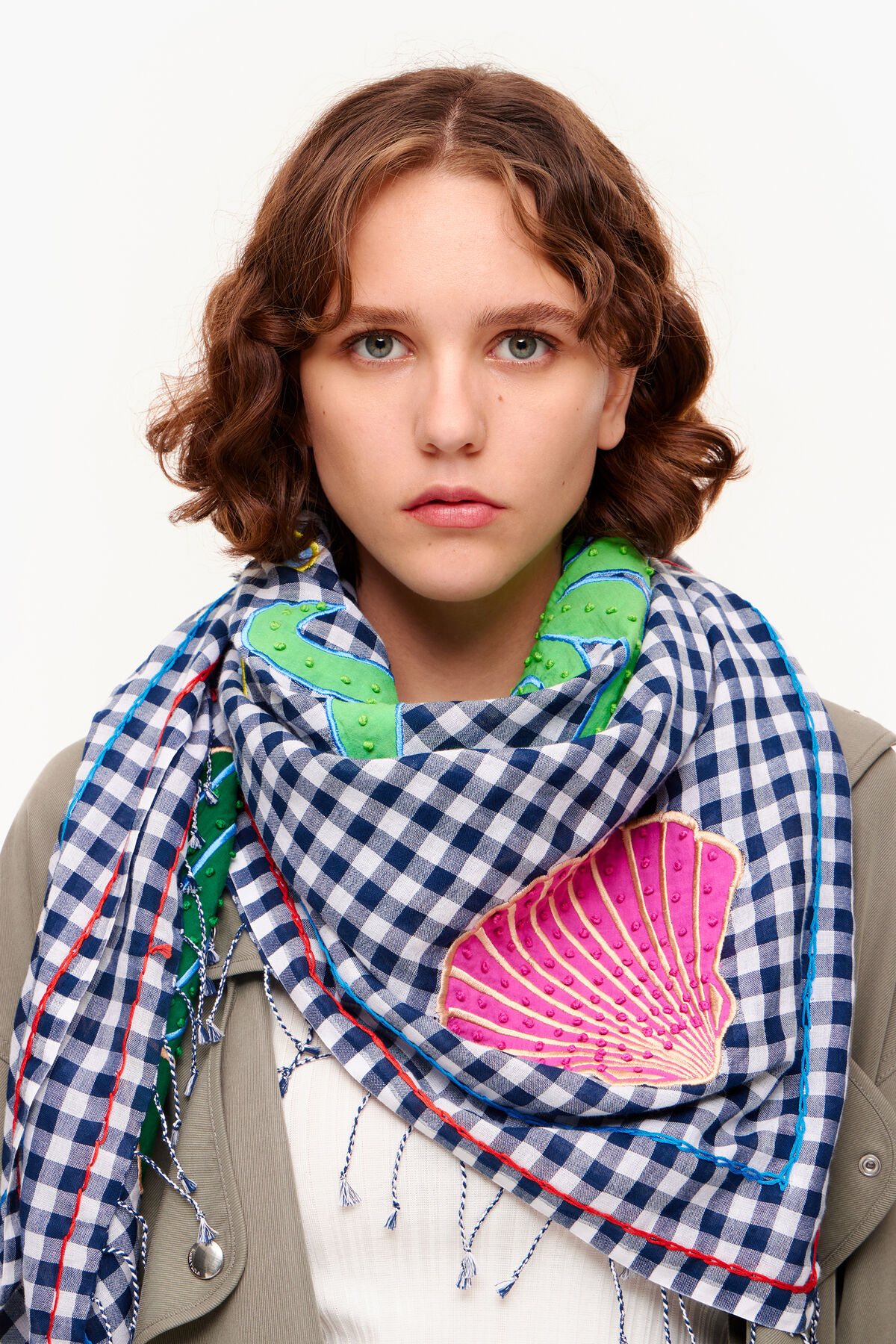 Chal vichy bordados azul marino