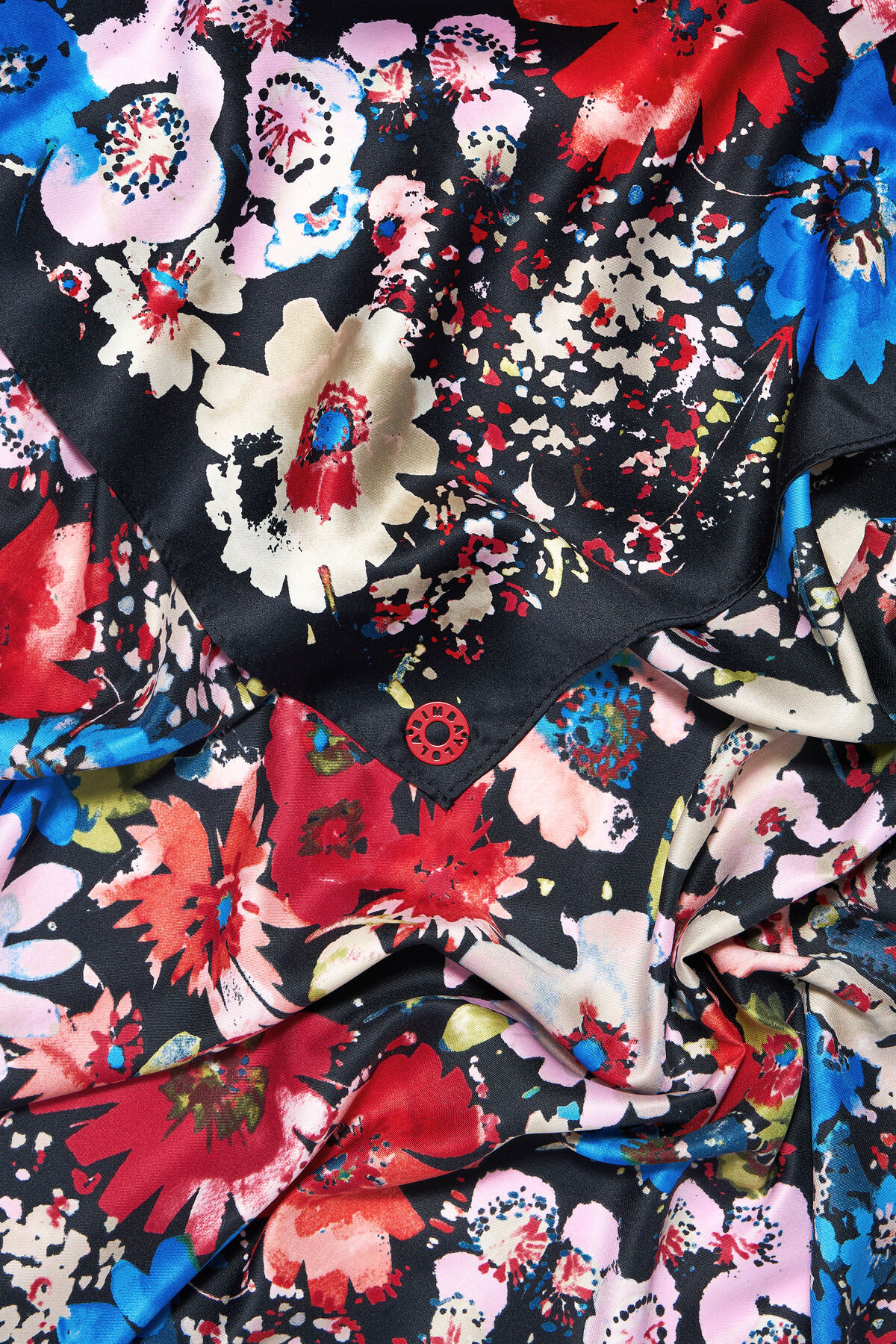 Pañuelo flores acuarela negro