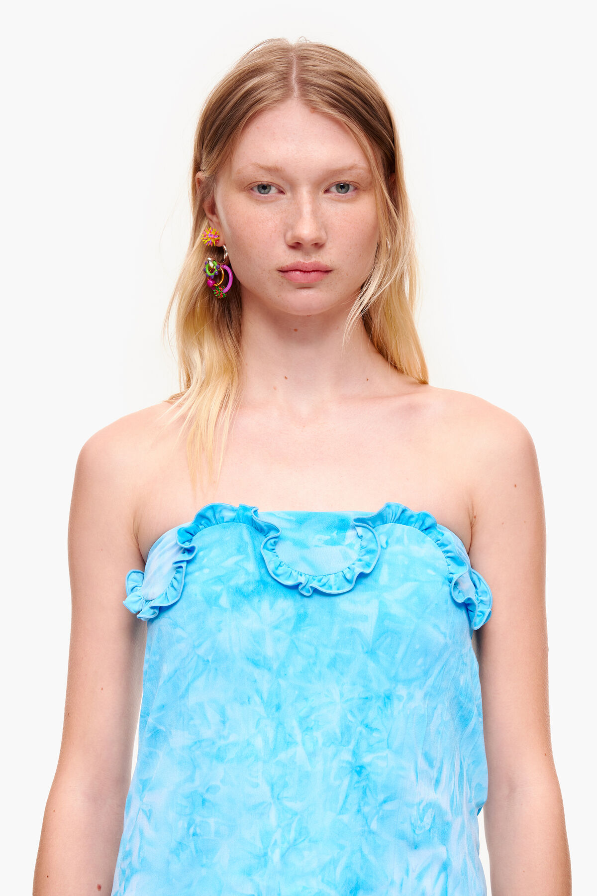 Top ajustado volantes azul