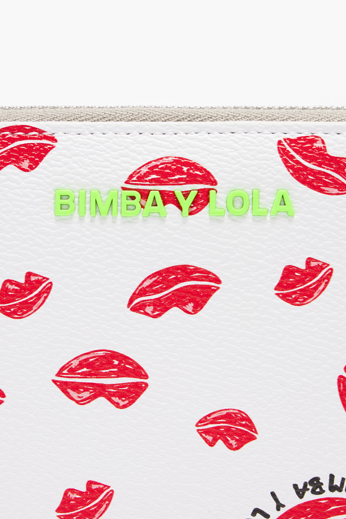 Billetera libro textura print labios blanca