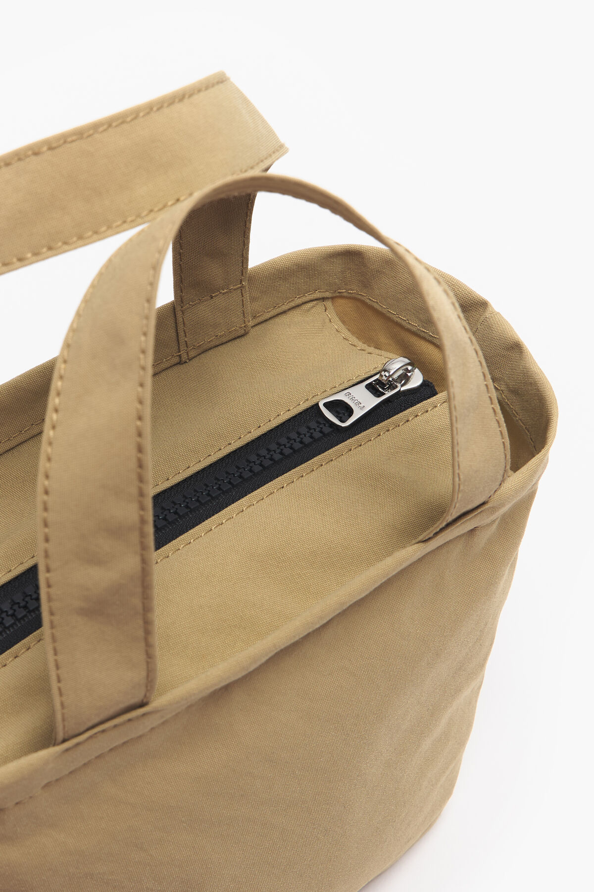 Minibolso trapecio nylon natural