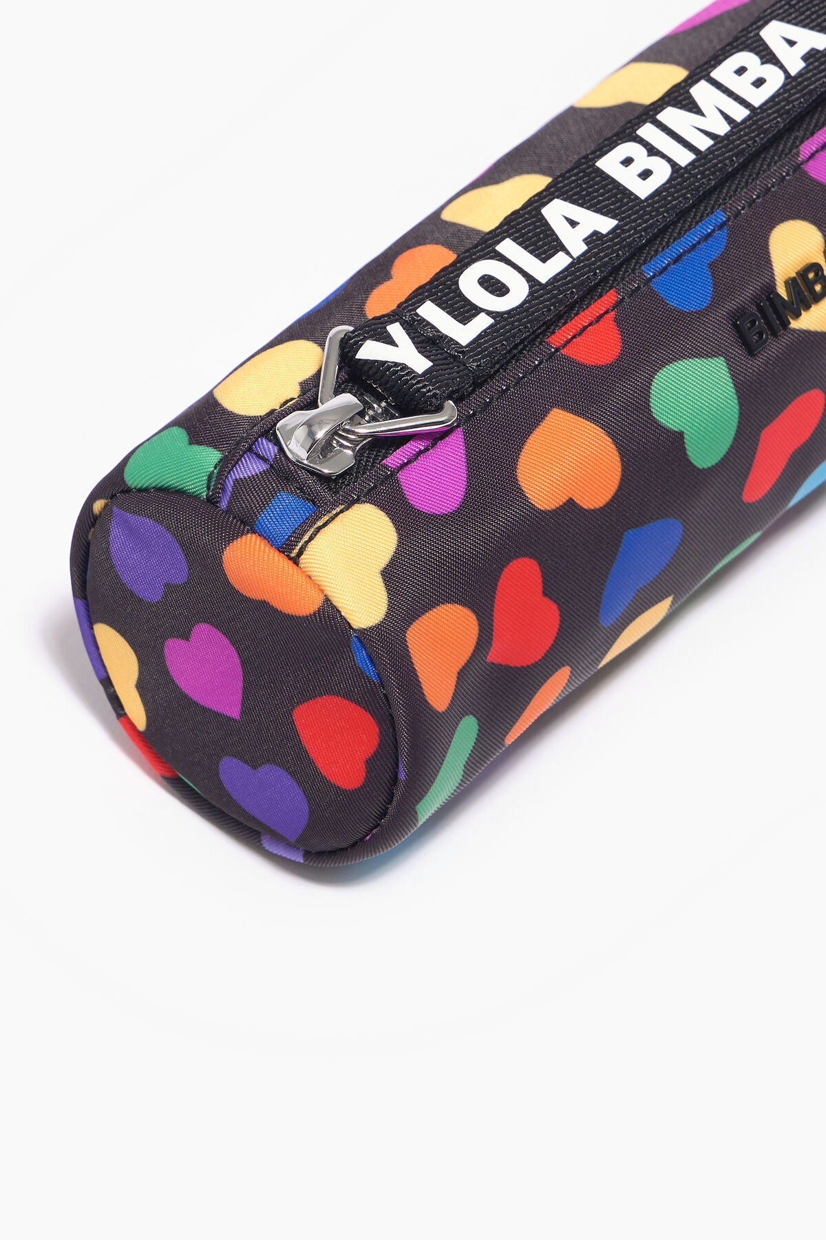 Estuche cilíndrico nylon print Hearts negro