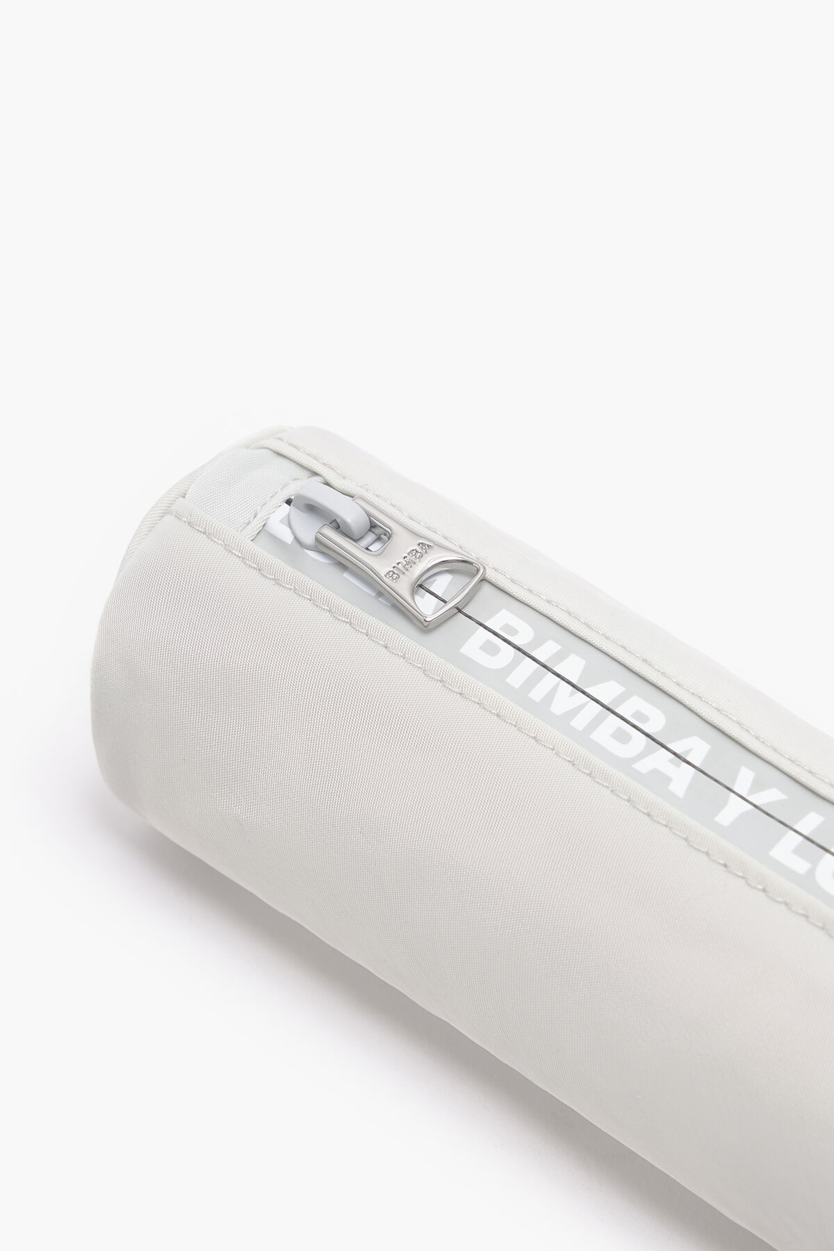 Estuche cilíndrico nylon gris hielo