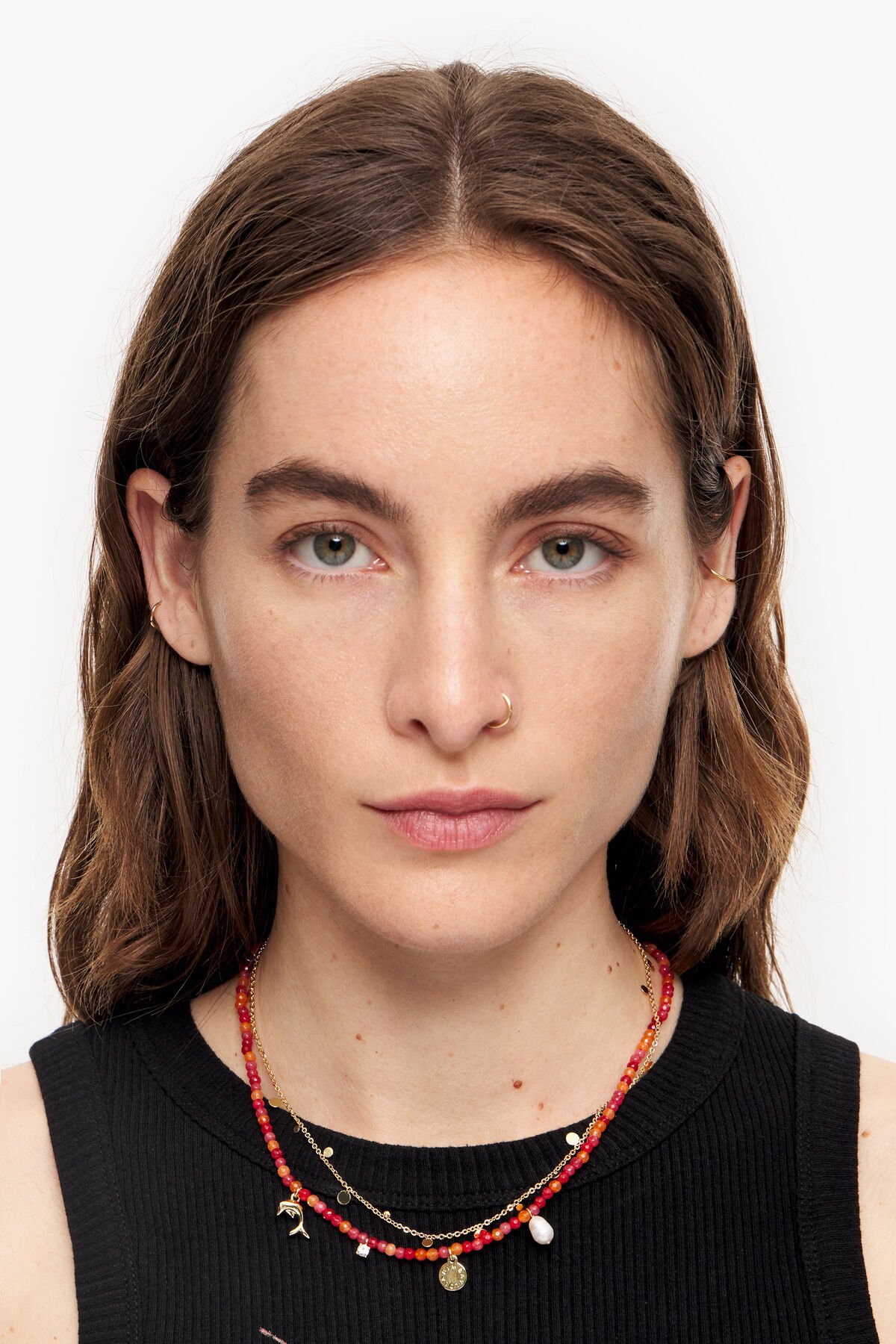 Collar corto delfín piedras coral