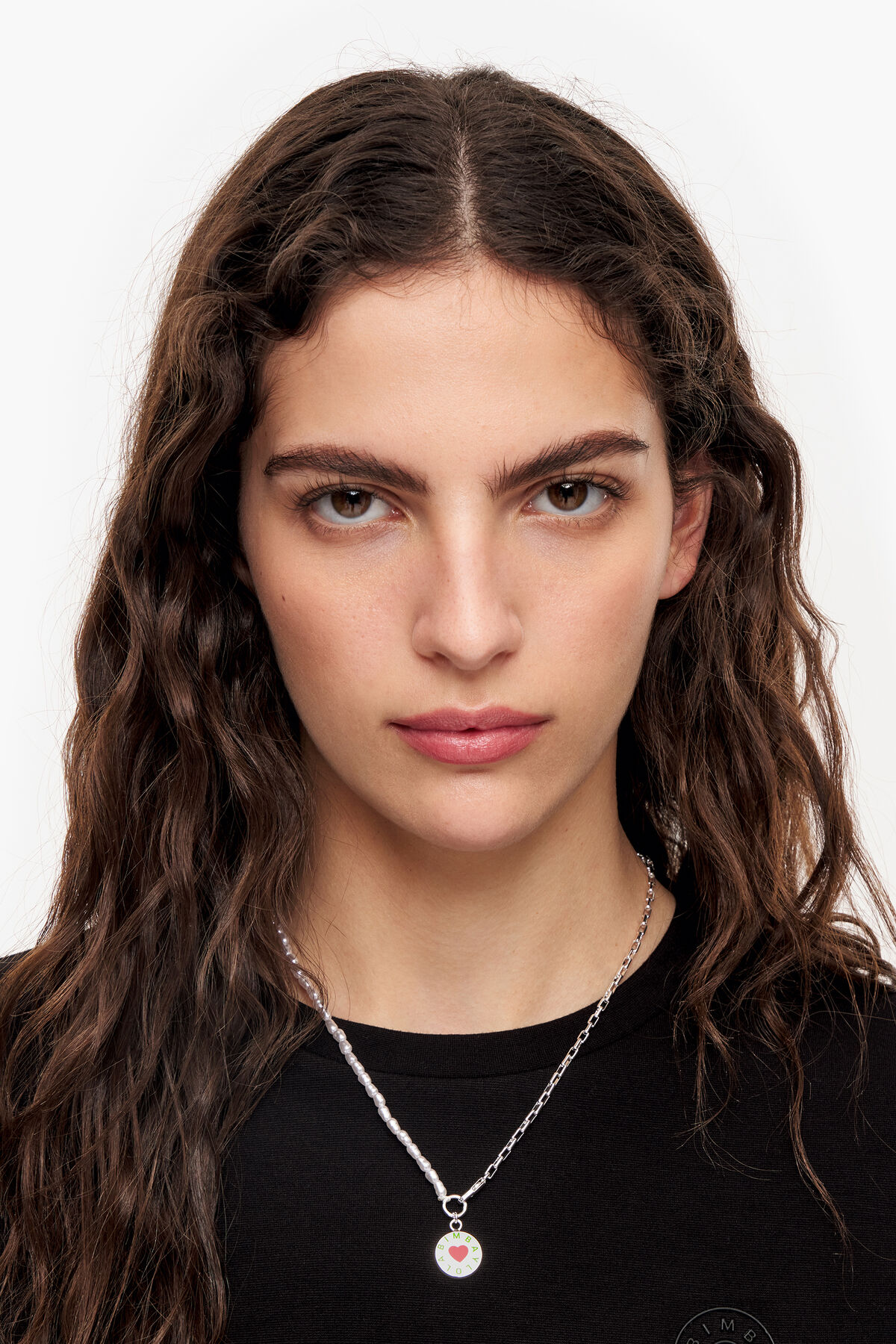 Collar perlas logo rosa