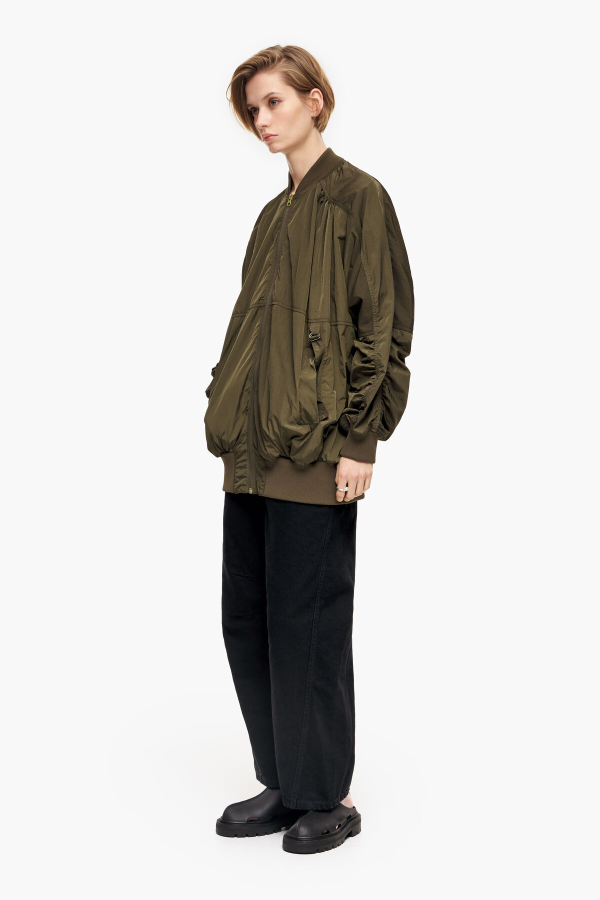 Cazadora bomber nylon caqui