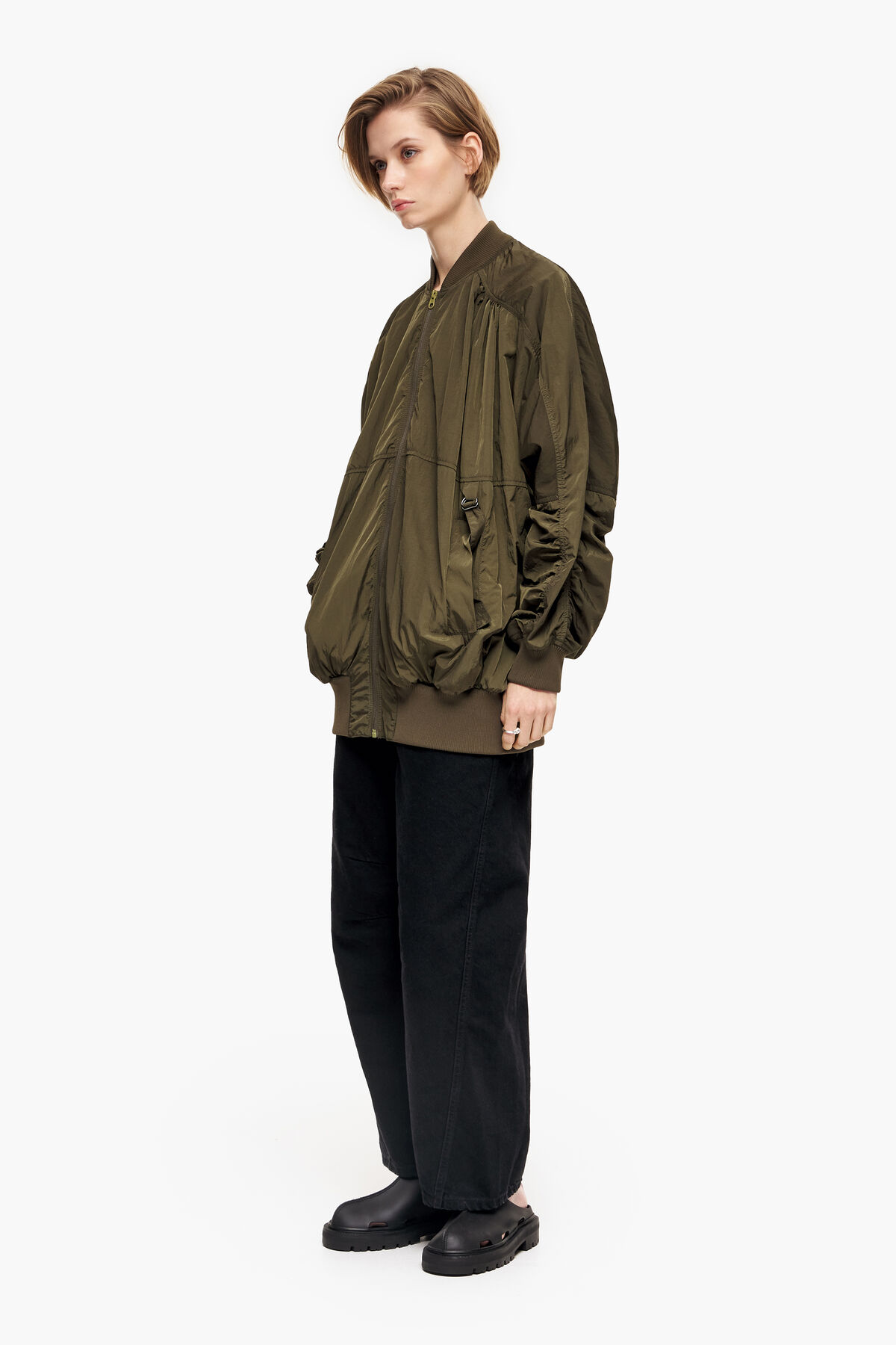 Cazadora bomber nylon caqui