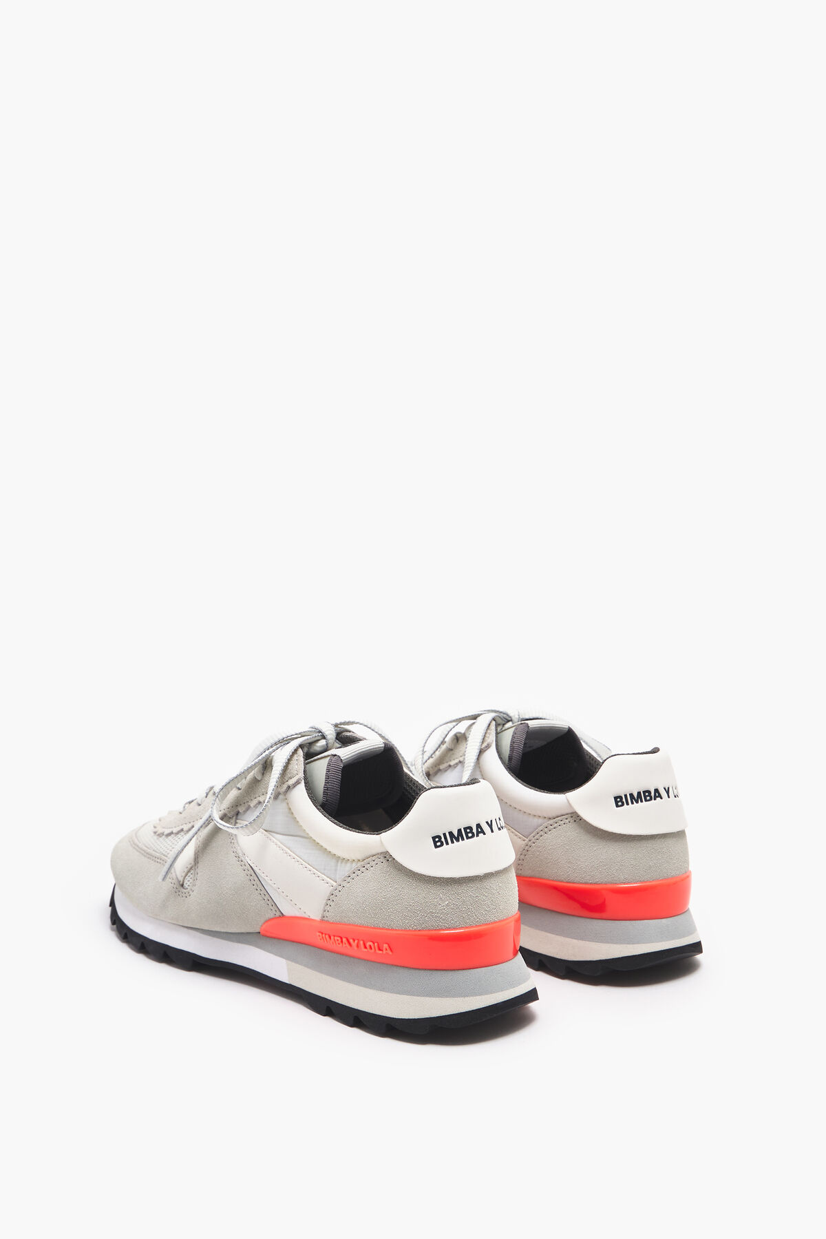 Deportiva técnica blanca