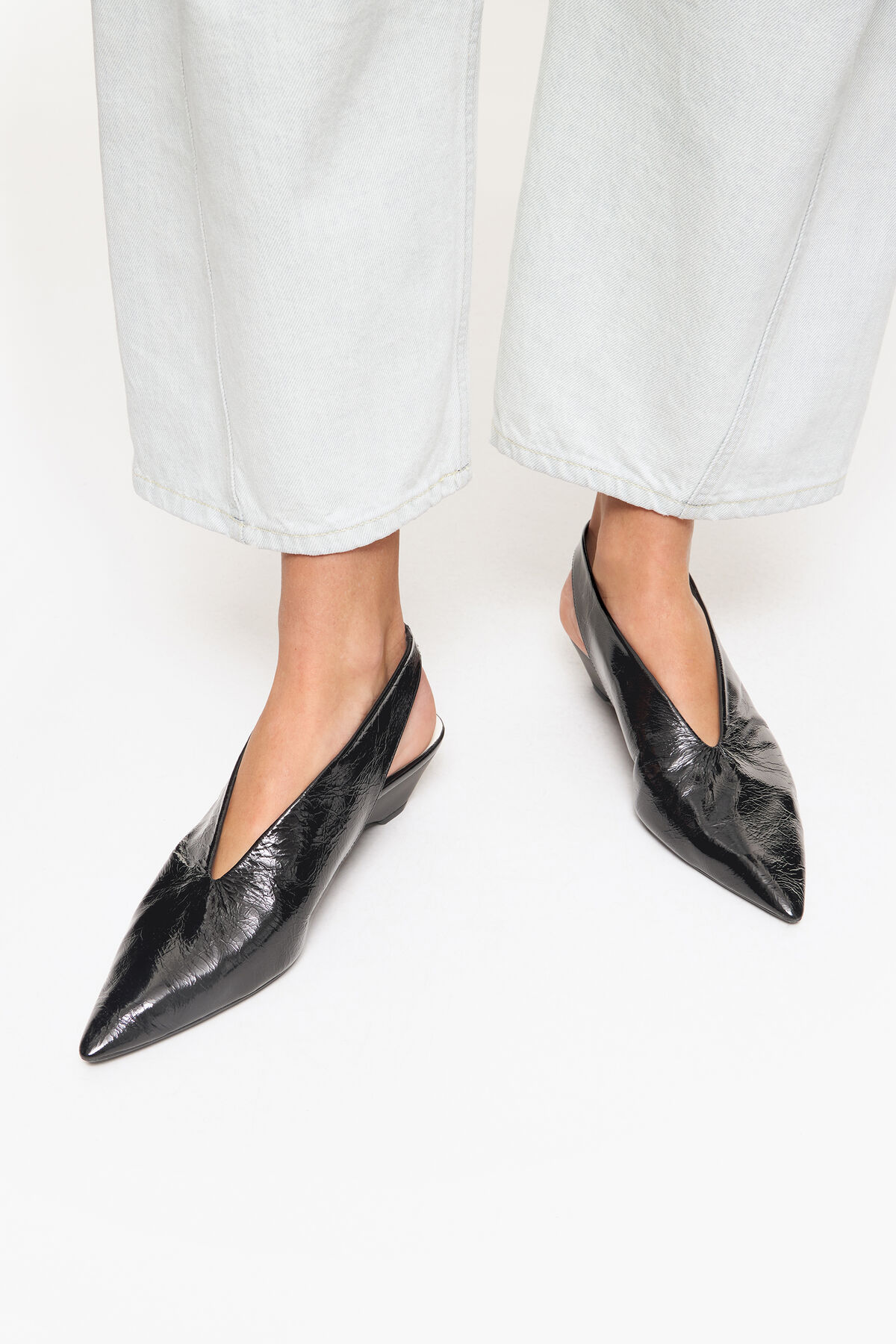 Zapato salón piel negro