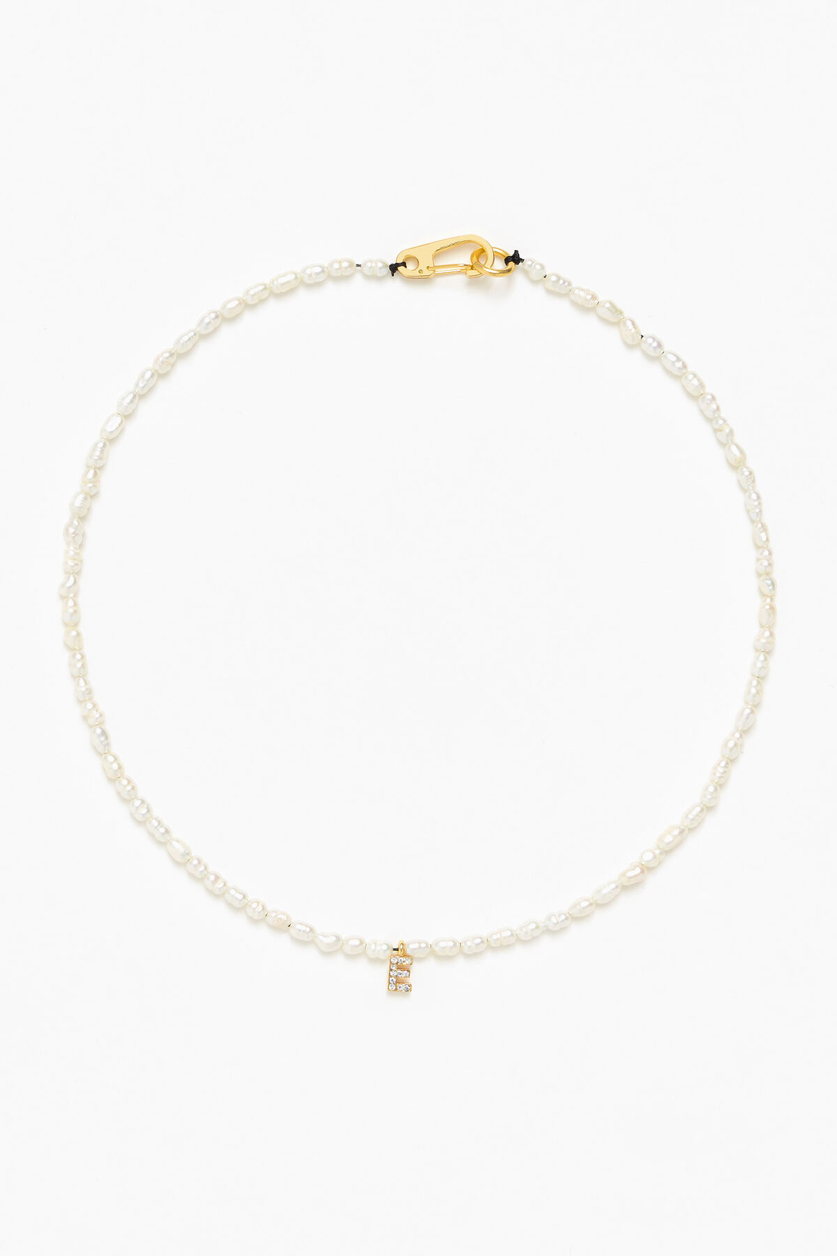 Collar letra E perlas