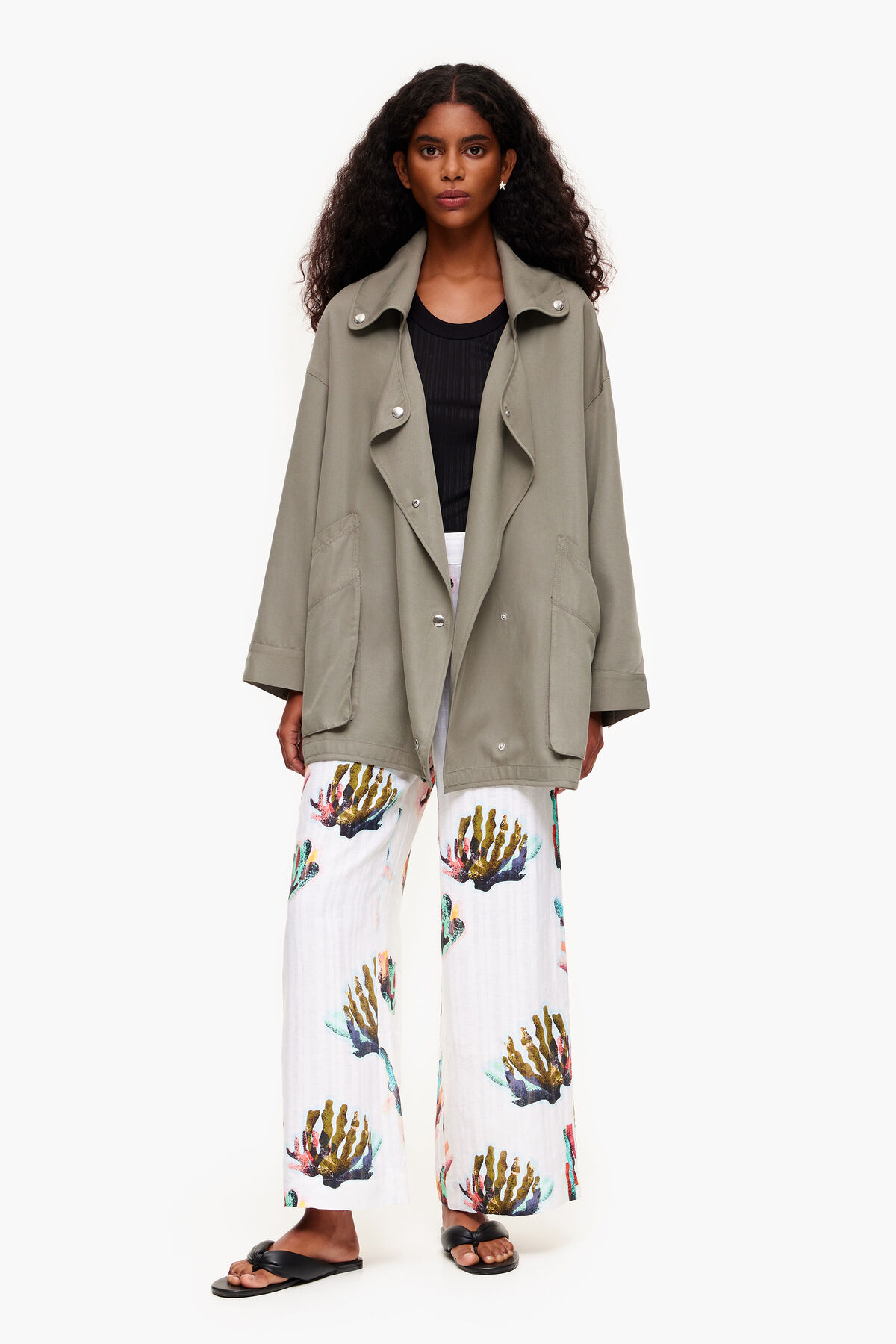 Gabardina fluida caqui