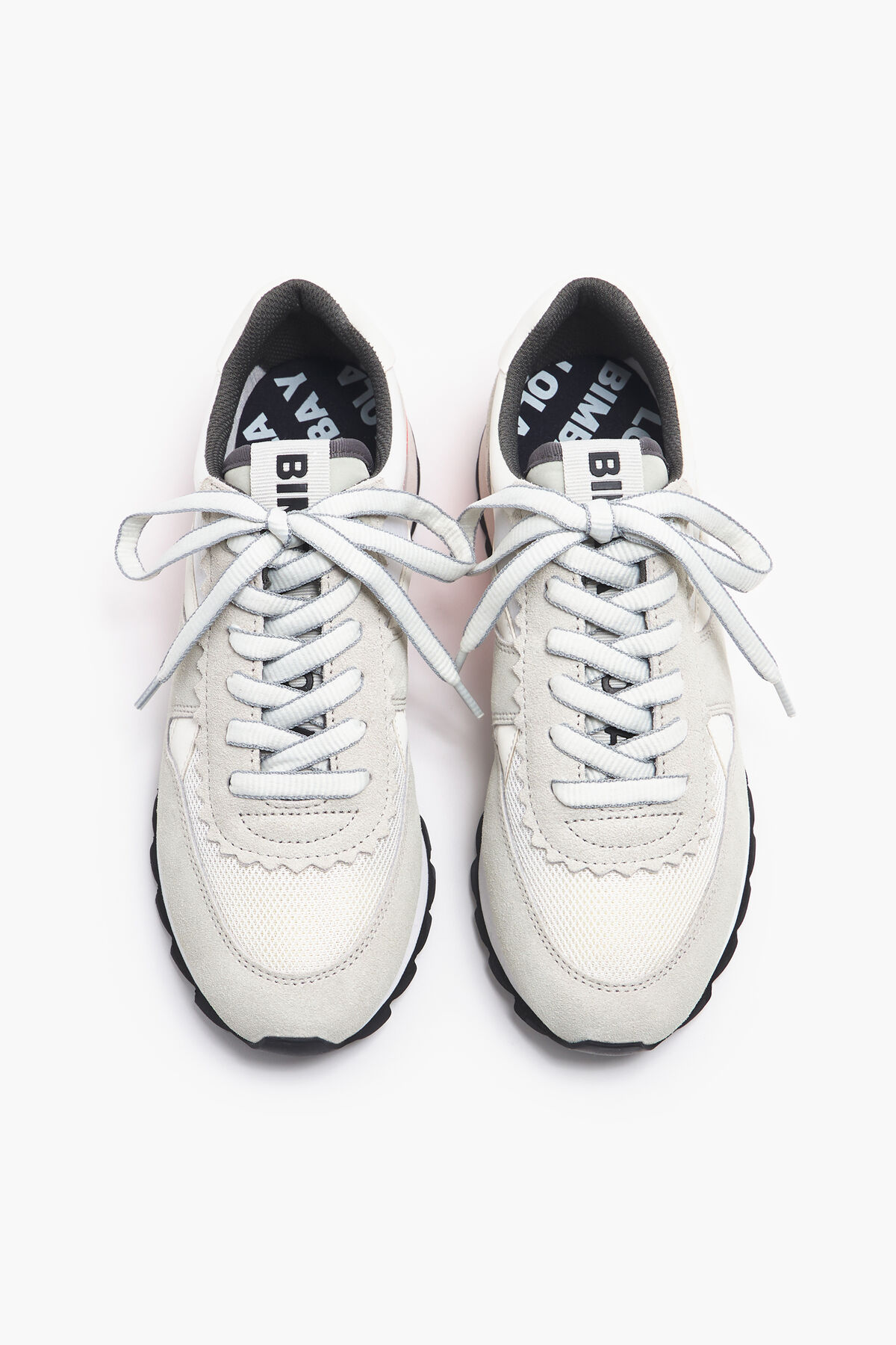 Deportiva técnica blanca