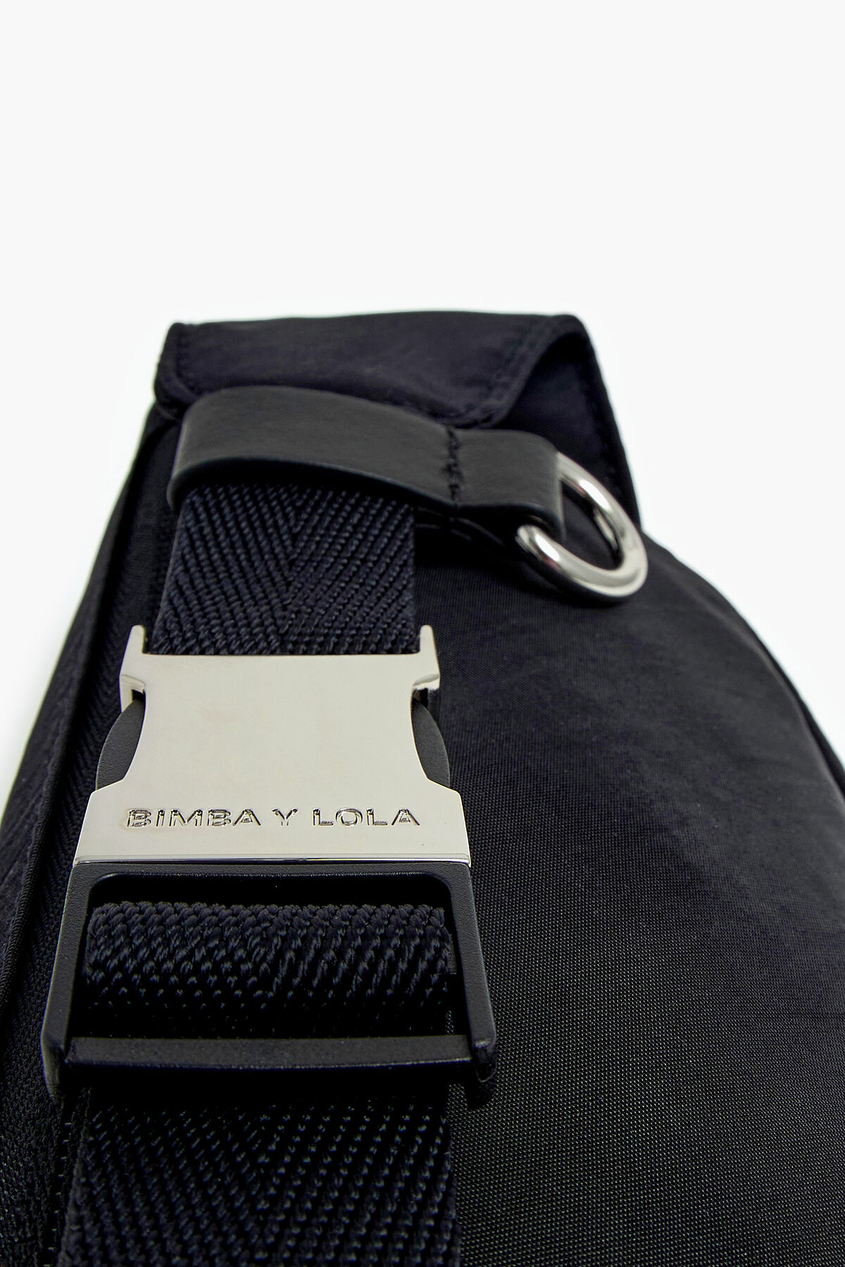 riñonera mini nylon negra