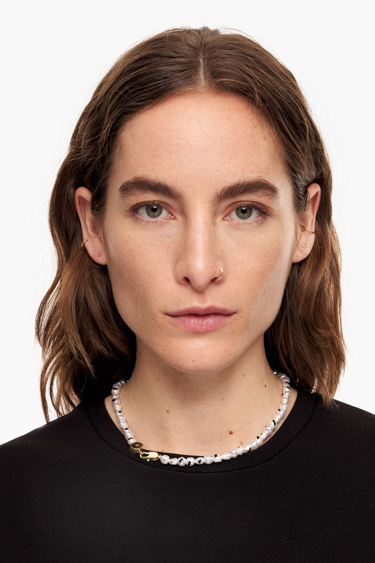 Collar corto perlas negro