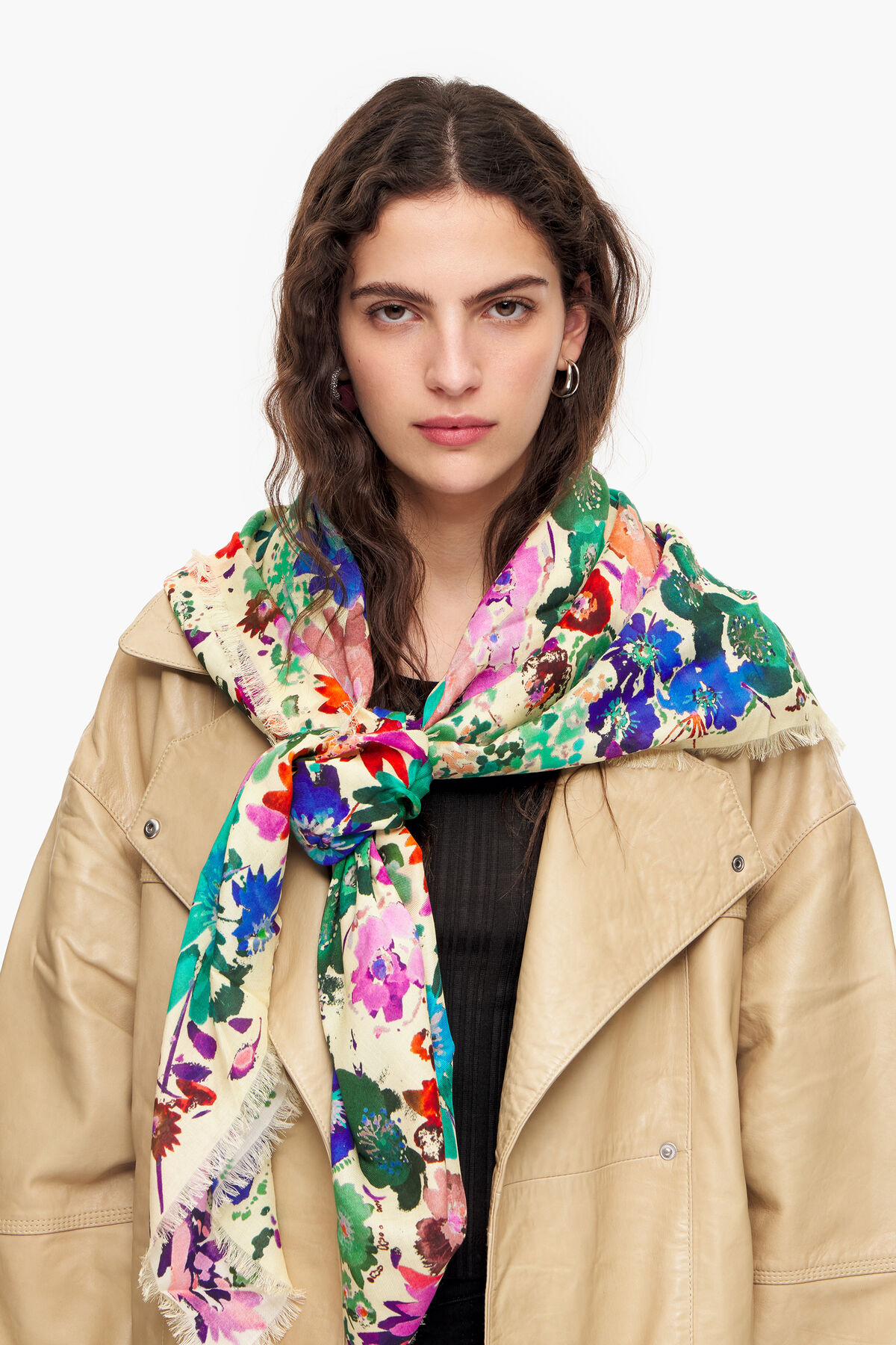 Chal flores acuarela vainilla